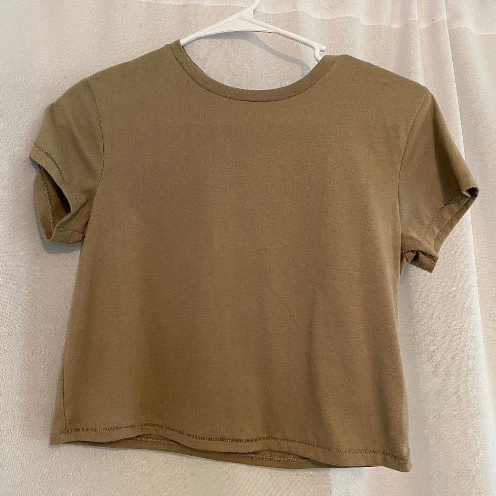 green crop top
